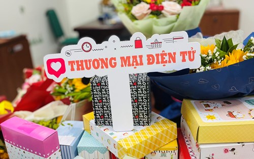 Nhiều cơ hội hấp dẫn cho thí sinh xét tuyển sớm ngành Thương mại điện tử Đại học Đông Á